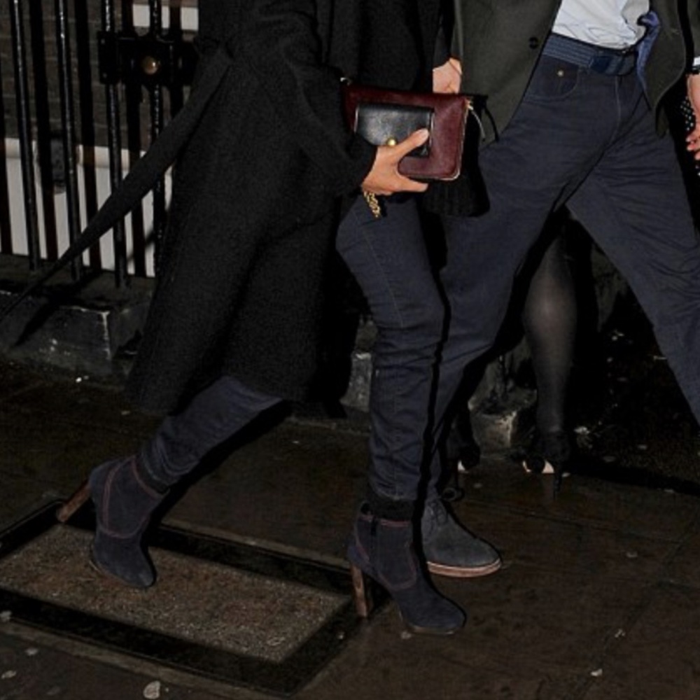 Burberry 'Hazelhurst 115' Ankle Boots In Navy Suede - Picture 2 of 7